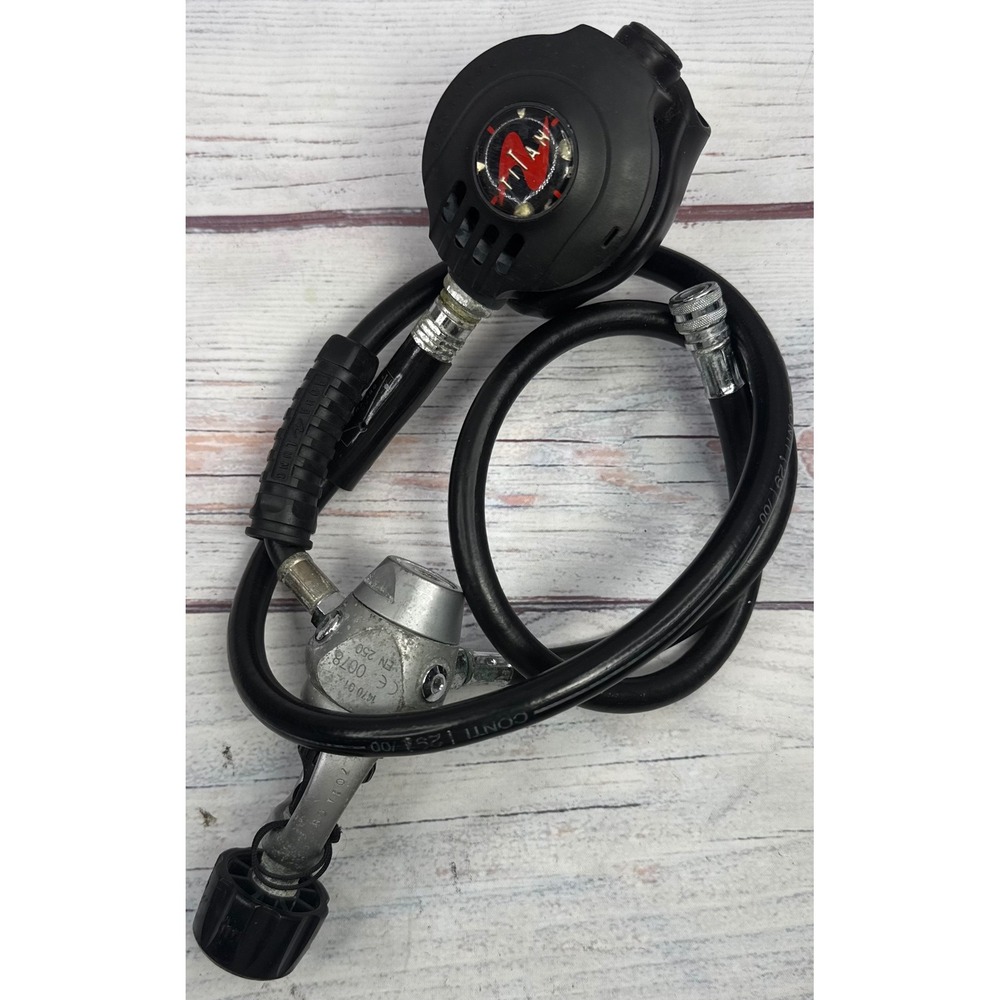 Aqua Lung Titan Scuba Diving Regulator First and Second Stage Yoke EN 250 Black
